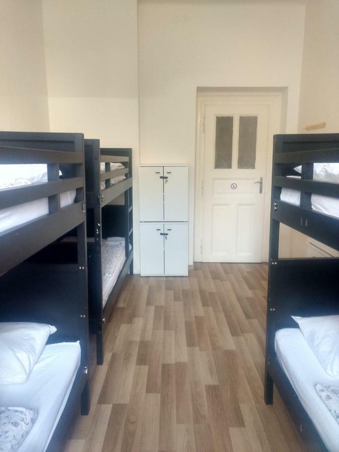 Irmas Hostel Прага Екстериор снимка