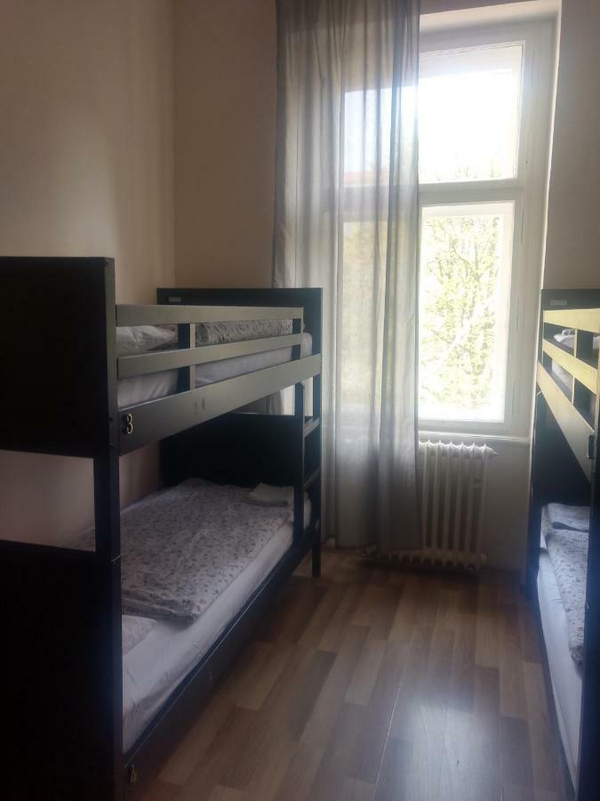 Irmas Hostel Прага Екстериор снимка